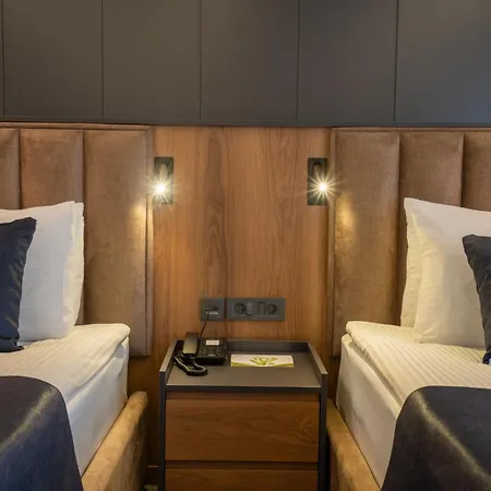 Vindula & Hotel Nilufer